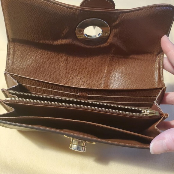 Louis Vuitton monogram clutch wallet - Picture 2 of 4